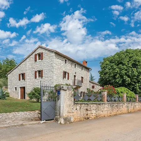Beautiful In With Wifi Holiday home